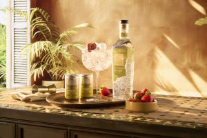 AUGUST-GIN-PERECT_SERVE_greenedit